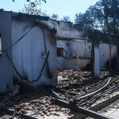 Αχαΐα: «Το είδα live να καίγεται σε δελτίο ειδήσεων»: Οικογένεια μετακόμισε μόλις 10 ημέρες πριν καεί το σπίτι τους