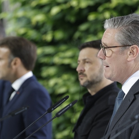 Οι Ευρωπαίοι ηγέτες θα μεταβούν στον Λευκό Οίκο μόνο εφόσον τους απευθυνθεί επίσημη πρόσκληση από τον Τραμπ