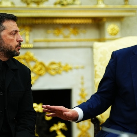 «Είστε πολύ ωραίος με αυτό το κουστούμι» - Έριξε την ατάκα του ο Τραμπ για τον Ζελένσκι