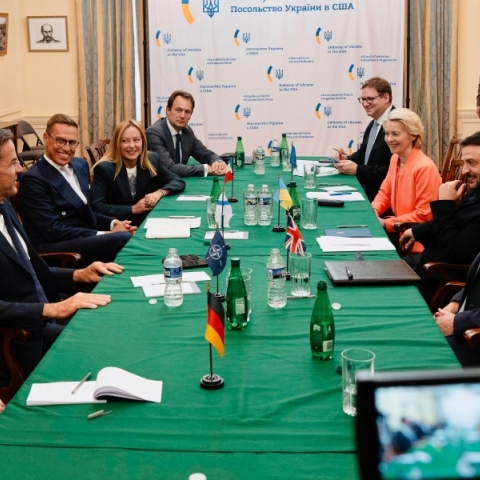 Ο πρόεδρος της Ουκρανίας σε συνάντηση με τους Ευρωπαίους ηγέτες