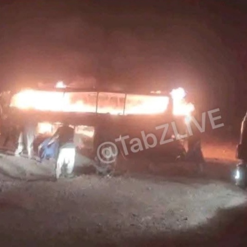 Αφγανιστάν, λεωφορειο στις φλογες