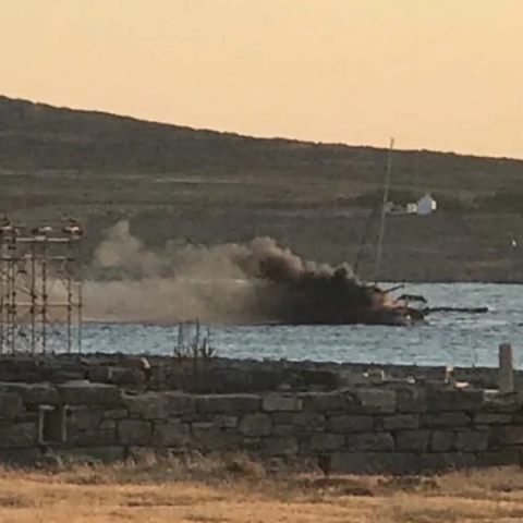 φωτιά σε ιστιοφόρο