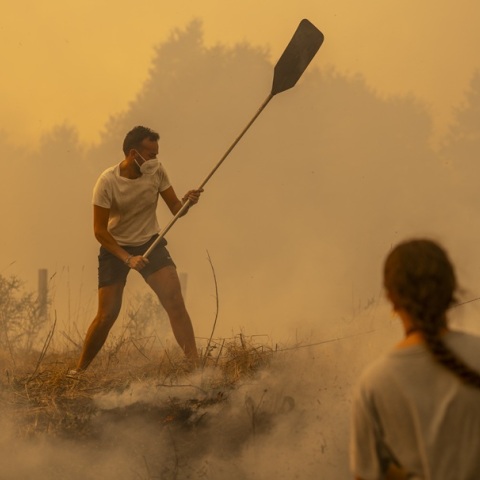 Ισπανία: 21 μέτωπα φωτιάς, μαίνονται πάνω από 10 ημέρες - Οι ισχυροί άνεμοι περιπλέκουν το έργο των πυροσβεστών
