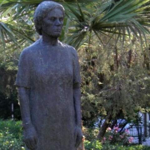 Το άγαλμα «Η Γυναίκα του Λαού» 