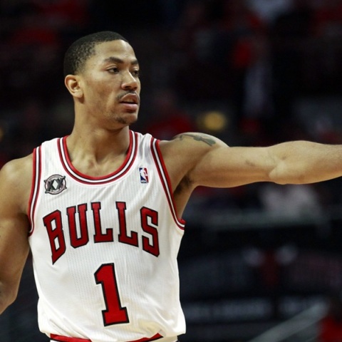 Οι Σικάγο Μπουλς θα αποσύρουν τη φανέλα του Ντέρικ Ρόουζ 