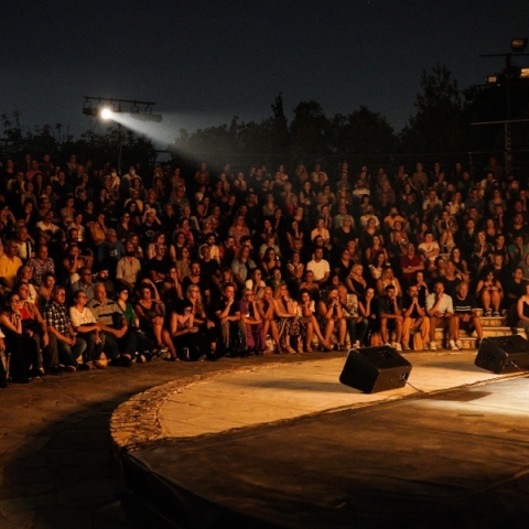 Δήμος Αθηναίων, θεατρικη παρασταση