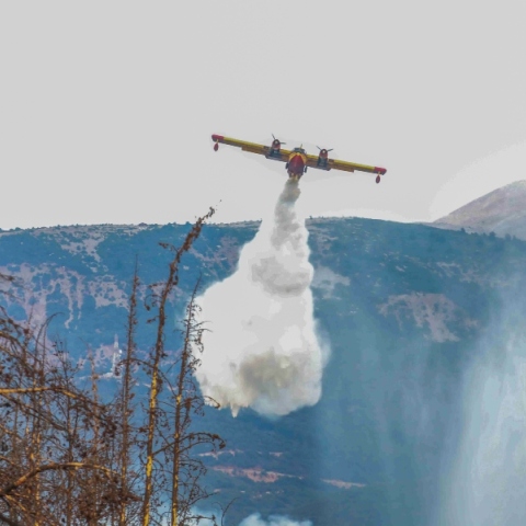 Φωτιά, αεροπλανο