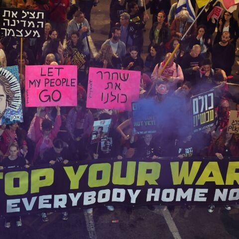 Οργή στους δρόμους: Μαζικές κινητοποιήσεις στο Ισραήλ για την απελευθέρωση των ομήρων