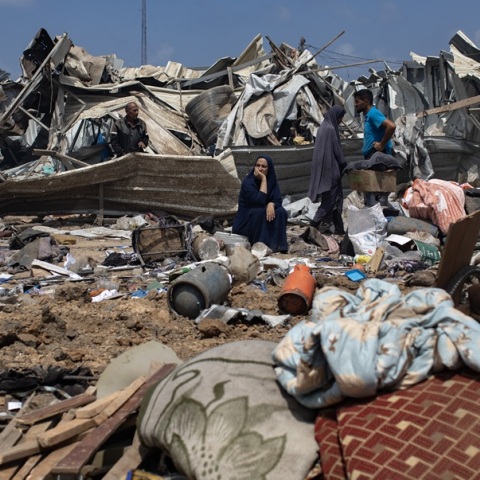Το Ισραήλ εντείνει τις επιχειρήσεις του γύρω από την πόλη της Γάζας