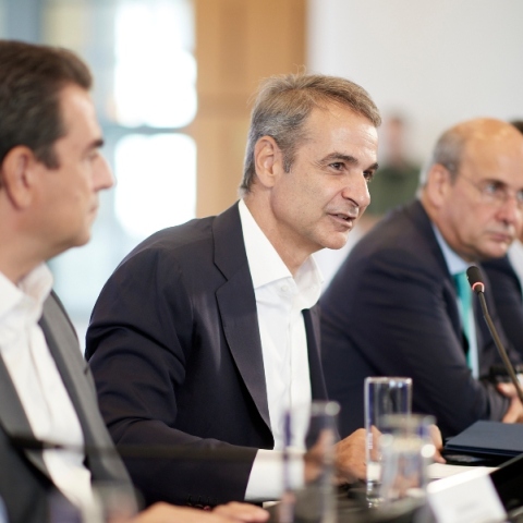 Ο Κυριάκος Μητσοτάκης συναντάται με πρυτάνεις, παραγωγικούς και επιστημονικούς φορείς της Θεσσαλονίκης ενόψει της 89ης ΔΕΘ