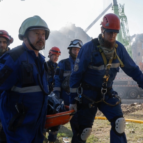 διασωστες, συντριμμια