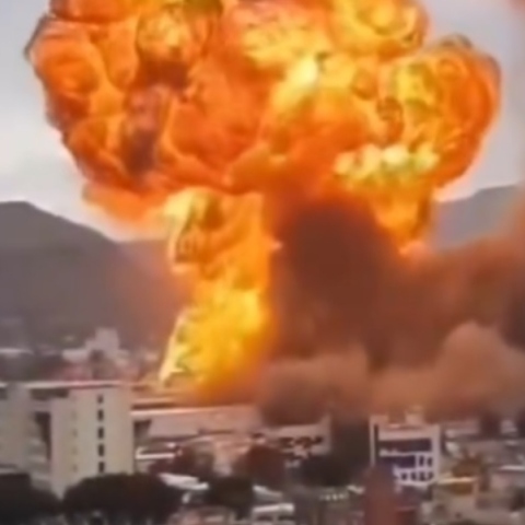 εκρηξη, φωιτα, καπνοι