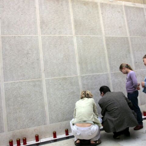 Βεβήλωση μνημείου του Ολοκαυτώματος στη Λυών με σύνθημα για τη Γάζα προκαλεί οργή