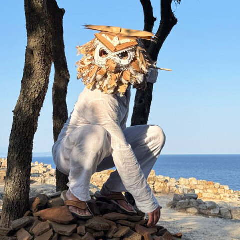 Κουκουβάνθρωπος της Μονς Γιόργκενσεν στην Art Athina 2025