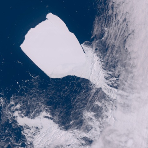 Το παγόβουνο A23a, κάποτε το μεγαλύτερο στον κόσμο, λιώνει με ταχύτατους ρυθμούς