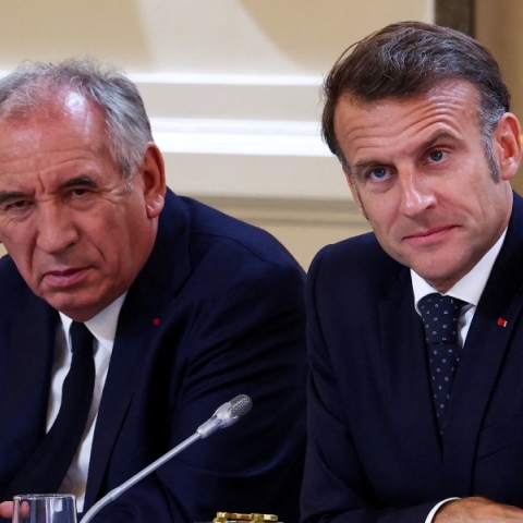 Ο Γάλλος πρωθυπουργός Φρανσουά Μπαϊρού με τον πρόεδρο της Γαλλίας Εμανουέλ Μακρόν