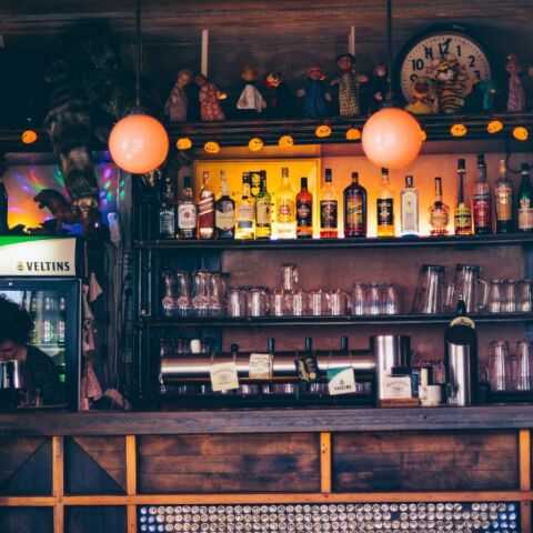 Βρετανία: Ορατός ο κίνδυνος εξαφάνισης των παμπ έως το 2050