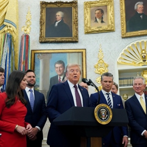 Ο πρόεδρος των ΗΠΑ, Ντόναλντ Τραμπ στο Οβάλ Γραφείο 