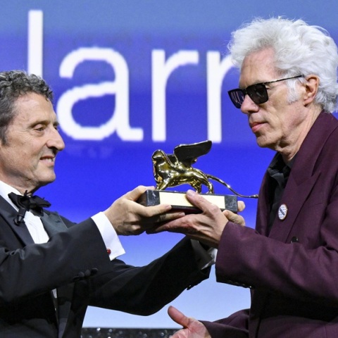 Φεστιβάλ Βενετίας: Ο Τζιμ Τζάρμους κατέκτησε τον Χρυσό Λέοντα