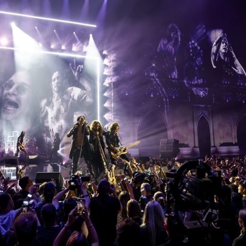 VMAs 2025: Στίβεν Τάιλερ, Yungblud και Τζο Πέρι τίμησαν τον Όζι Όσμπορν με τρεις εμβληματικές ερμηνείες