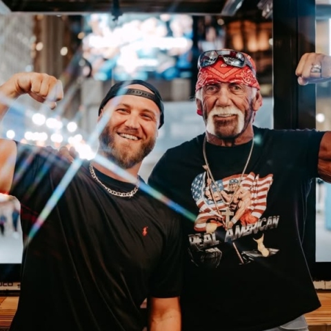 Ο Νικ Χόγκαν με τον πατέρα του, Χαλκ Χόγκαν