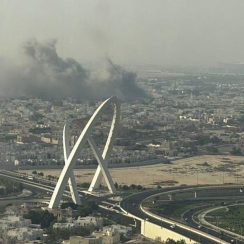 εκρηξη, καπνοι, πολυκατοικιες