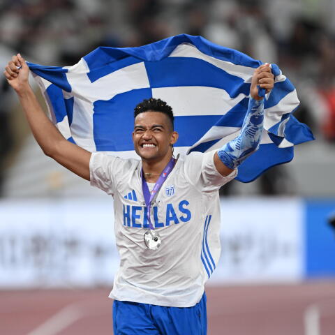 Εμμανουήλ Καραλής: Ο γύρος του θριάμβου μετά το ασημένιο μετάλλιο στο παγκόσμιο