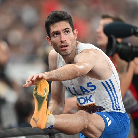 Άδοξο τέλος για τον Τεντόγλου στον τελικό του μήκους – Ένιωσε ενοχλήσεις στη γάμπα