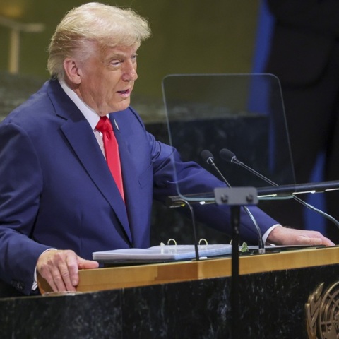 Η προειδοποίηση του Τραμπ για το Μεταναστευτικό: Το 54% των κρατουμένων στην Ελλάδα είναι μετανάστες