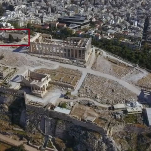 Άποψη του Ιερού Βράχου της Ακρόπολης με την περιοχή της επέμβασης