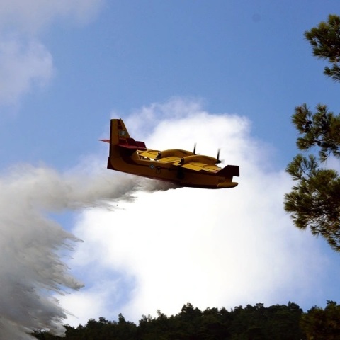 Φωτιά, αεροπλανο