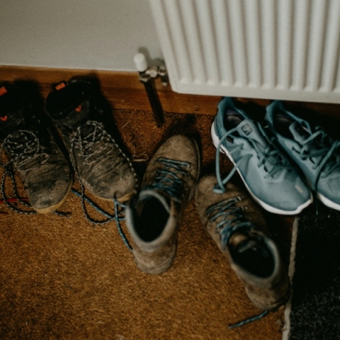 βρωμικα παπούτσια 