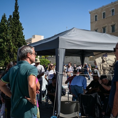 Στο νοσοκομείο μεταφέρθηκε ο απεργός πείνας Δημήτρης Οικονομόπουλος - Αισθάνθηκε έντονη αδιαθεσία