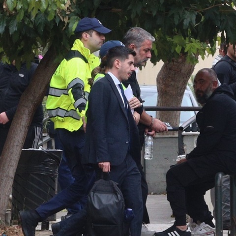 Αναβλήθηκε για τις 8 Οκτωβρίου η δίκη του Βασίλη Μπισμπίκη - Αφέθηκε ελεύθερος