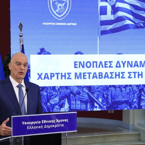 Τι αλλάζει στις Ένοπλες Δυνάμεις -  Στράτευση γυναικών, θητεία και μισθολόγιο