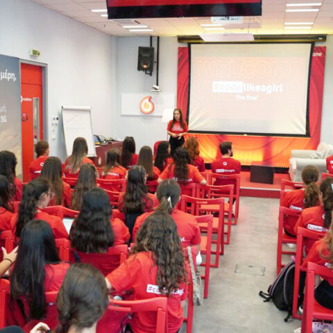 Code Like a Girl της Vodafone