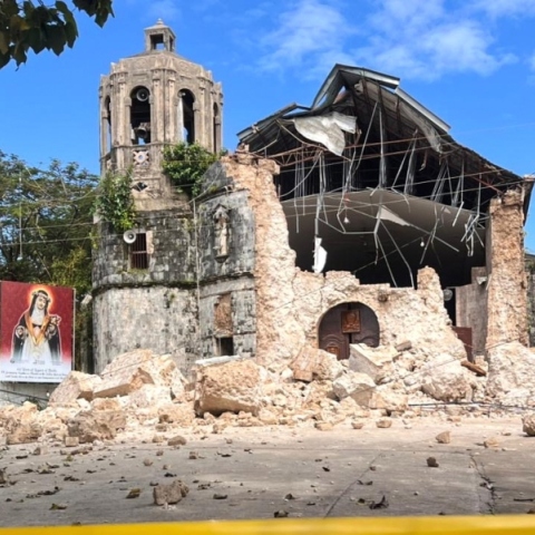 Φιλιππίνες, σεισμός, εκκλησια