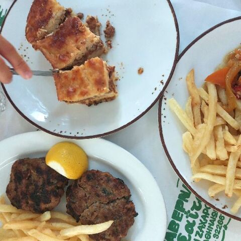 16 καφενεία, ταβέρνες κι εστιατόρια για να φας οικονομικά και χορταστικά