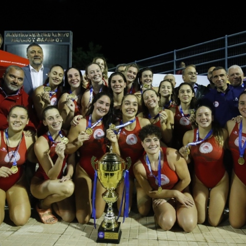 Βουλιαγμένη-Ολυμπιακός 11-14: «Ερυθρόλευκο» και πάλι το Super Cup Γυναικών