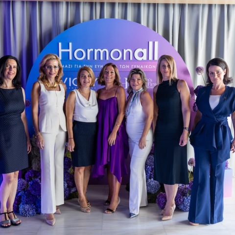 Κατερίνα Καραβίδα MD,  Συντονιστικό μέλος WHF, Κατερίνα Δεληβιώτου MD, MSc, PhDc, IFEPAG, Β’ Αντιπρόεδρος ΔΣ WHF, Κατερίνα Παπακωνσταντίνου MD, MSc, PhD, Α’ Αντιπρόεδρος ΔΣ WHF, Ελένη Λεκκού, Brand Manager, Vichy, Ιωάννα Τσιαούση MD, MSc, MBA, PhDc, FECSM, Πρόεδρος ΔΣ WHF, Νεκταρία Χαλκιά MD, Γενική Γραμματέας ΔΣ WHF, Παρασκευή Τσέτσα MD, PhD, Συντονιστικό Μέλος ΔΣ WHF