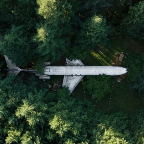 Η μόνη επιζήσασα ενός αεροπορικού δυστυχήματος αποκαλύπτει γιατί κάθεται πάντα στην πρώτη σειρά