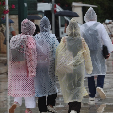 Καιρός: Άνοιξαν οι ουρανοί στην Αττική – Χάρτης με την κίνηση τώρα