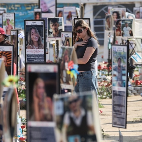 Ισραήλ: Εκδηλώσεις μνήμης για την 7η Οκτωβρίου – Το βράδυ η τελετή στην «Πλατεία των Ομήρων»