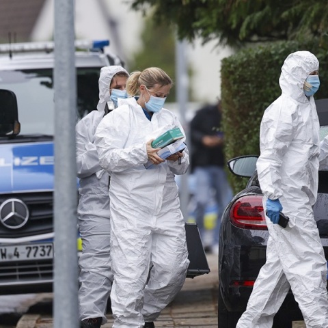 Γερμανία: Σε κρίσιμη κατάσταση η δήμαρχος Ίρις Στάλτσερ μετά τις 13 μαχαιριές – Κύρια ύποπτη η 17χρονη κόρη της