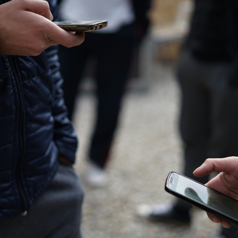 κινητα, νεοι