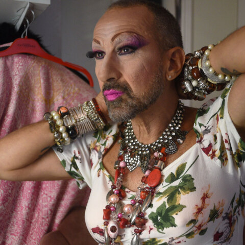 Ο Ρίτσαρντ και η Τζένιφερ drag περσόνα του