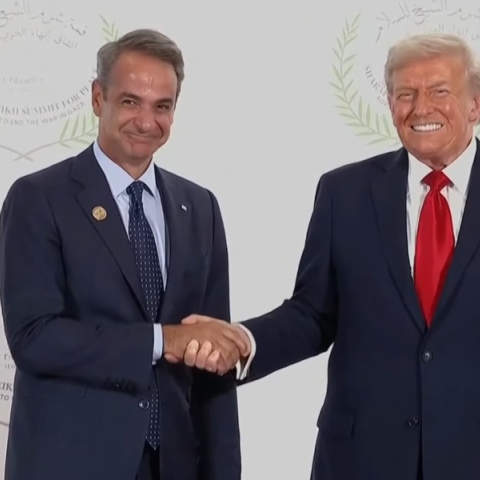 Xειραψία Μητσοτάκη - Τραμπ στη Σύνοδο για τη Γάζα