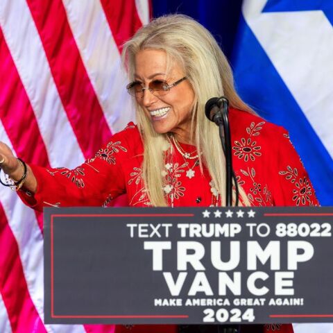 Ποια είναι η Μίριαμ Αντελσον, η μεγαλοδωρήτρια πίσω από τη συμφωνία Τραμπ;