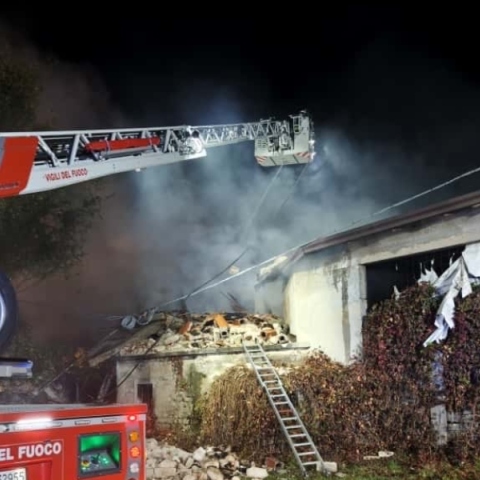 γκρεμισμενο σπιτι μετα απο εκρηξη