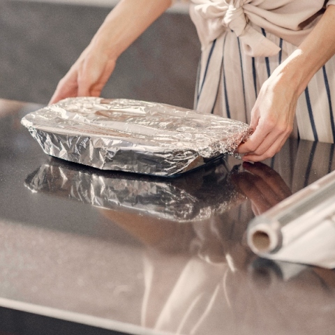 Αλουμινόχαρτο: Ο κρυφός κίνδυνος στην κουζίνα σου